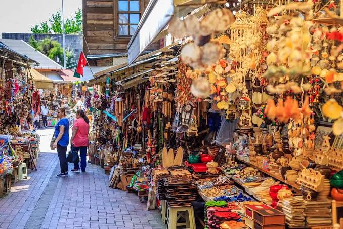 Bartın’ın popüler turizm noktalarından biri olan Amasra, geçmişiyle, doğal güzellikleriyle