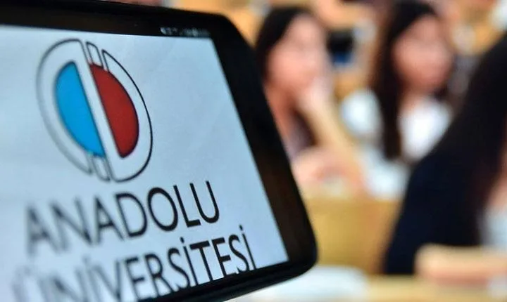 Anadolu Üniversitesi Açıköğretim Fakültesi 2025-2026 güz dönemi kayıt yenileme işlemleri,