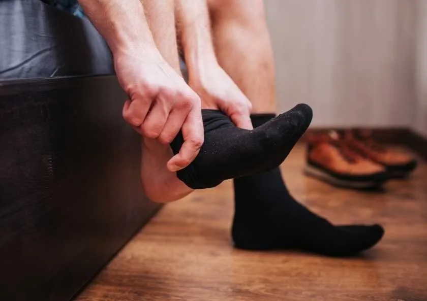 Sıcak yaz günlerinde kapalı ayakkabı giymek zorunda kalanlar için ayak