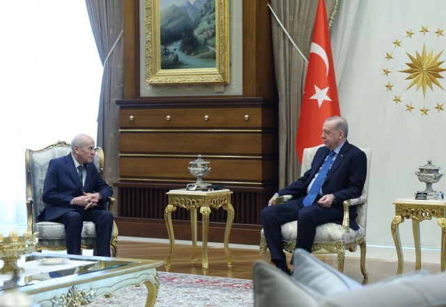 PKK'nın silah bırakacağı gün yaklaşırken, Ankara'da sürpriz bir görüşme gerçekleşti.