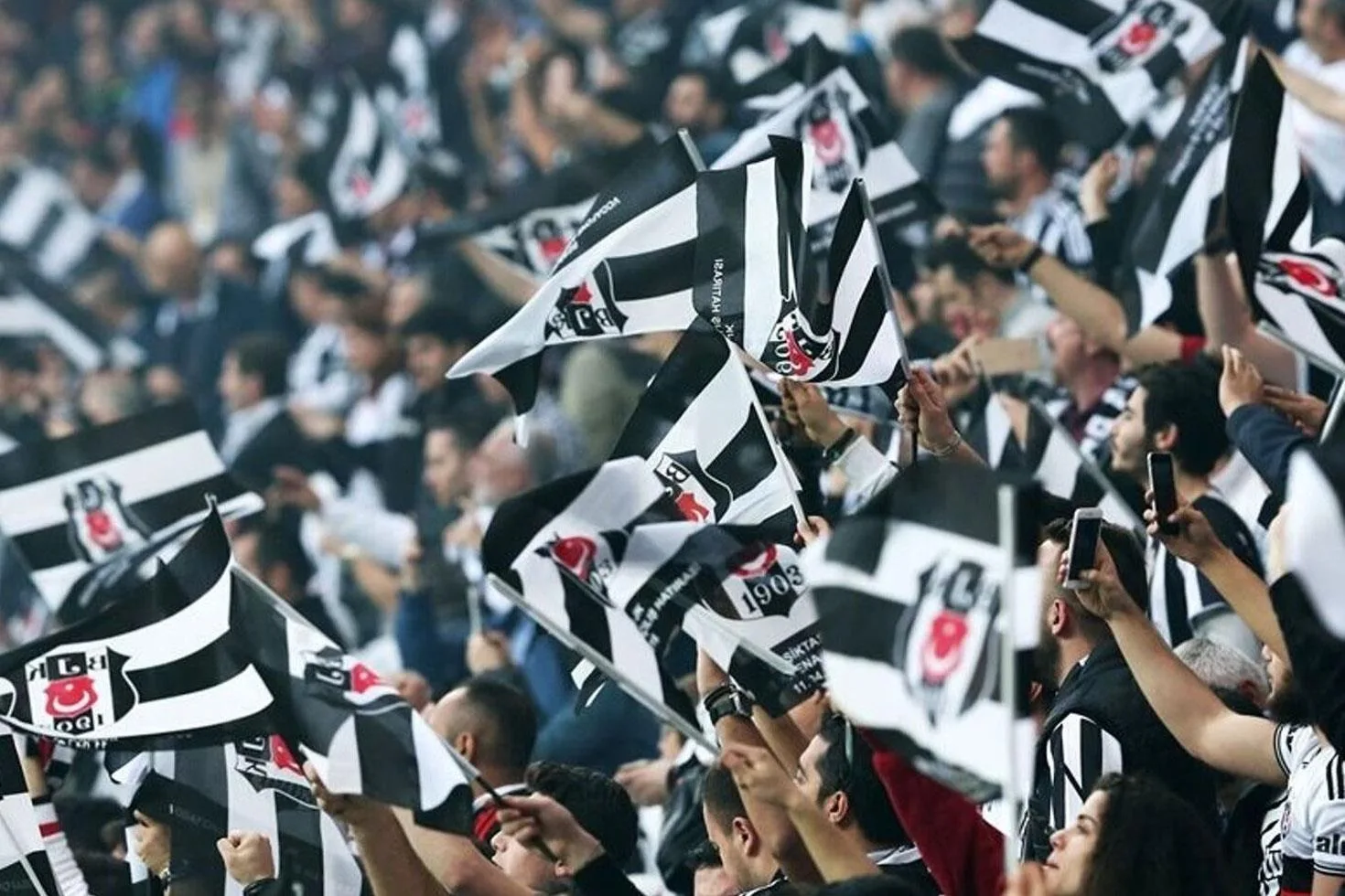 Beşiktaş, UEFA'nın 900 bin euro para cezasına itirazını reddettiğini duyurdu