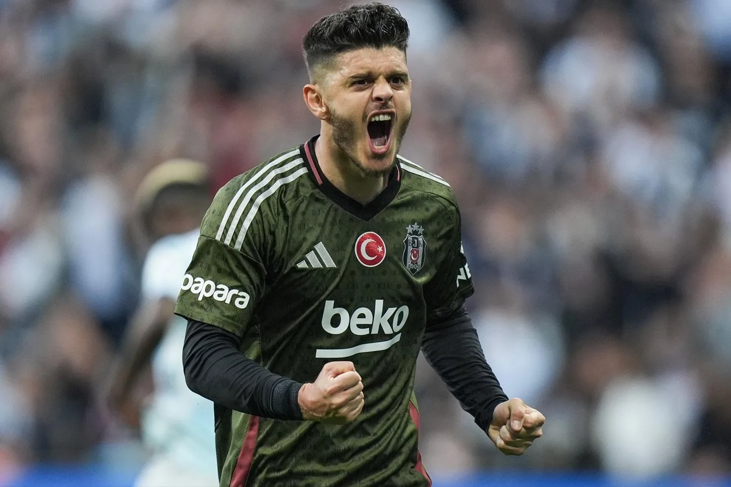 Beşiktaş'ta önemli bir ayrılık yaşandı. Takımın değerli isimlerinden Rashica, Almanya'dan