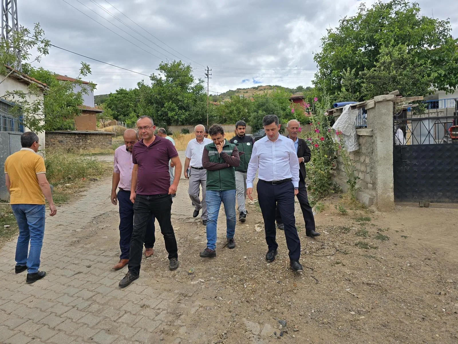 Kaymakam Murat Görmüş, DSİ ve İl Özel İdaresi yetkilileriyle birlikte