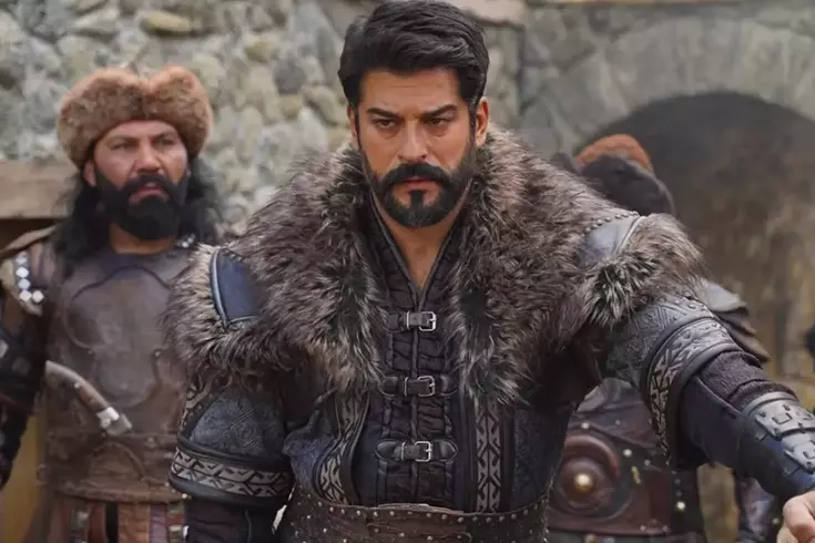 Kraliçe Sözdehran'dan ayrılan Burak Özçivit, uzun yıllar boyunca karakteriyle özdeşleşen