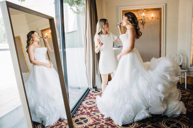 Büşra Zararsız kimdir?