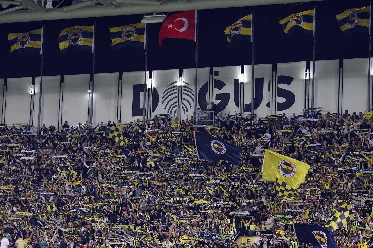 Fenerbahçe, 3. kaleci arayışlarını sürdürürken Çaykur Rizespor'dan ayrılan 28 yaşındaki