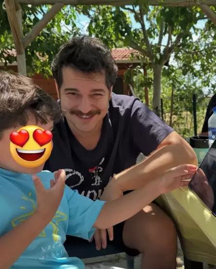 Çağatay Ulusoy'u daha önce böyle görmediniz! Yeni imajı hayranlarını ikiye böldü