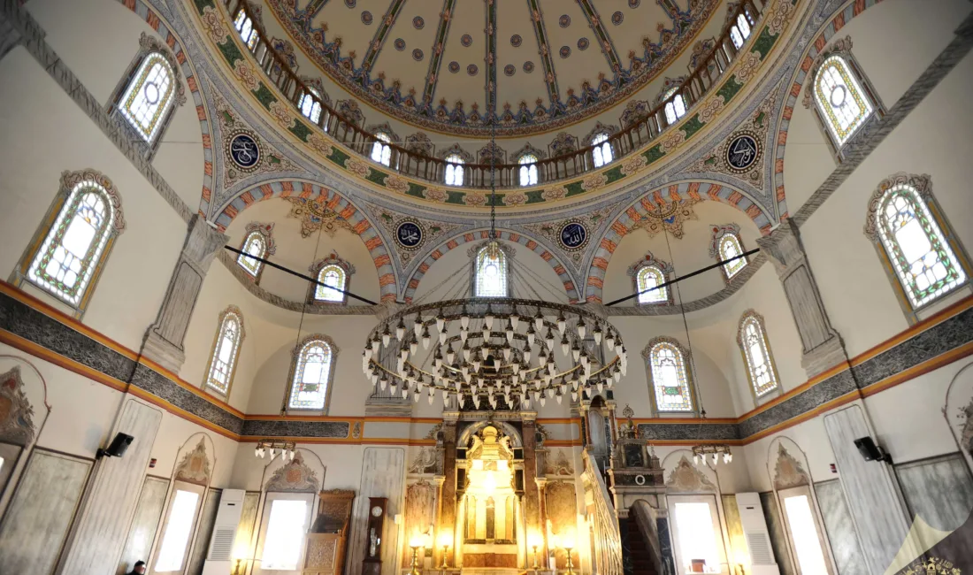 Müslümanlar için haftanın en önemli günü olan cuma gününde, cemaatle