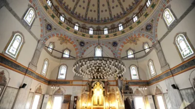 Müslümanlar için haftanın en önemli günü olan cuma gününde, cemaatle