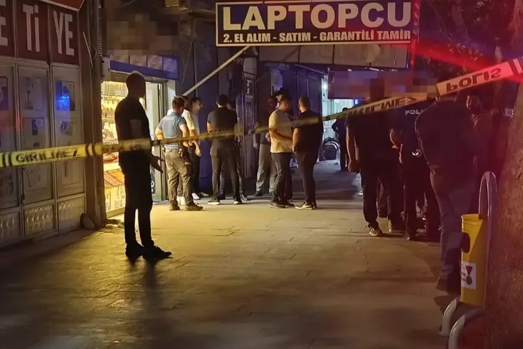 Kahramanmaraş'ta bir şahıs, yemek yerken tartıştığı eşini tabanca ile vurarak