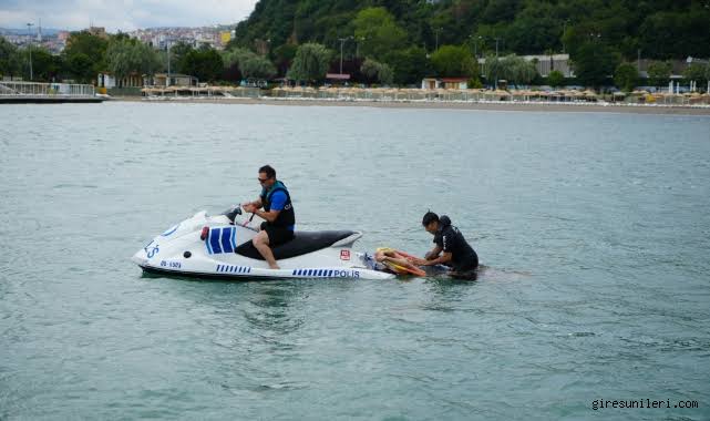 Karadeniz'de deniz polislerinin zamana karşı yarıştığı ‘can' nöbeti devam ederken,
