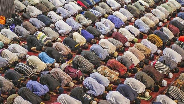 Müslümanlar için haftalık bir ibadet buluşması olan cuma namazı, her