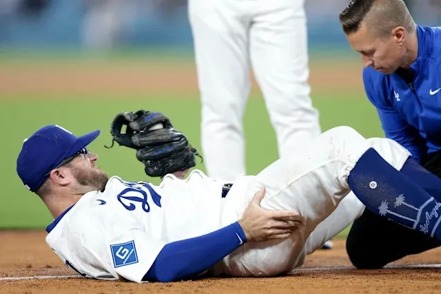 Los Angeles Dodgers'ın oyuncusu Max Muncy, White Sox'un Michael A.