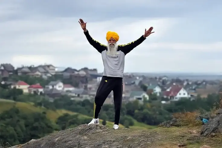 Maraton sporunun efsane isimlerinden sayılan Fauja Singh, Hindistan'da geçirdiği feci
