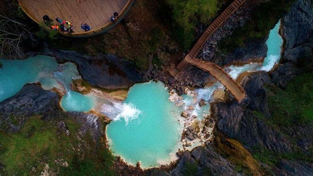 Giresun'un Dereli ilçesinde bulunan Mavi Göl, turizm sezonunda gerçekleştirilen ıslah