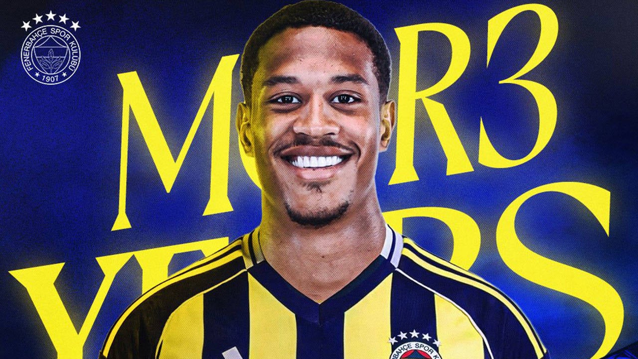 Fenerbahçe, Jayden Oosterwolde'nin 2028'e kadar sözleşmesini uzatırken aynı zamanda üç