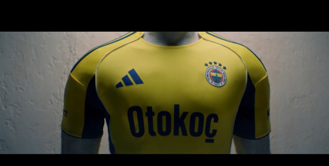 Fenerbahçe yeni sezon formalarını tanıttı