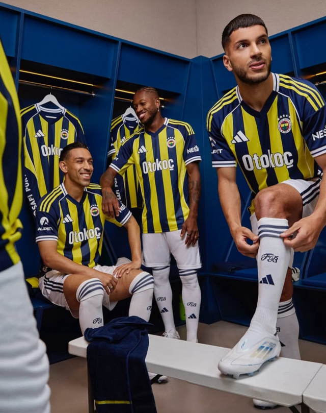 Fenerbahçe yeni sezon formalarını tanıttı