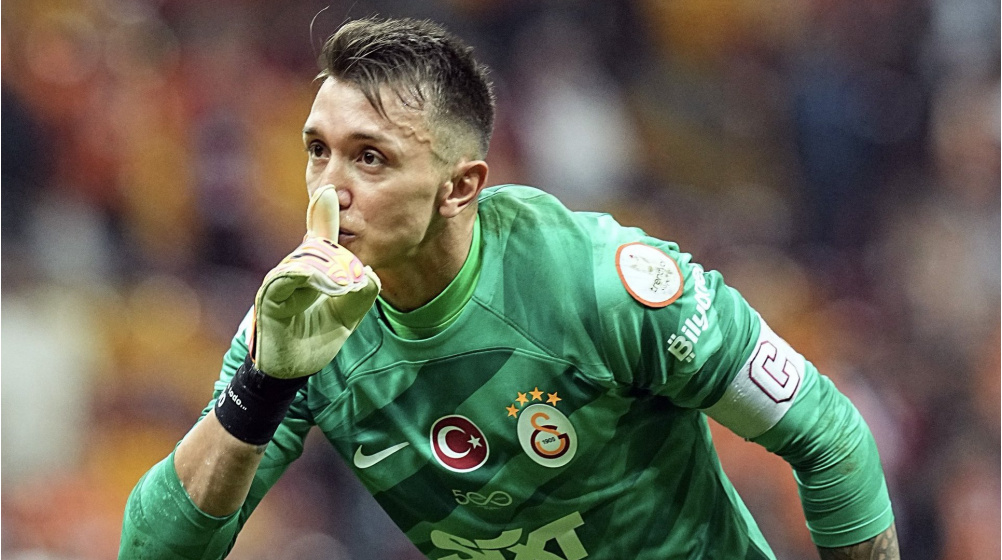 Geçmişte Galatasaray forması giyen kaleci Fernando Muslera, Arjantin temsilcisi Estudiantes'in