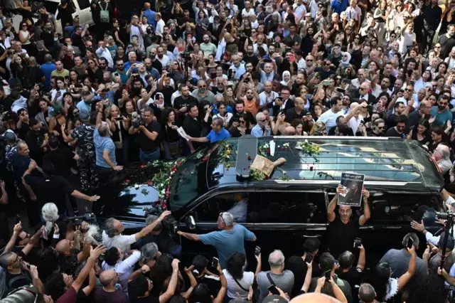 Feyruz, oğlu Ziyad Rahbani'yi son yolculuğuna uğurladı