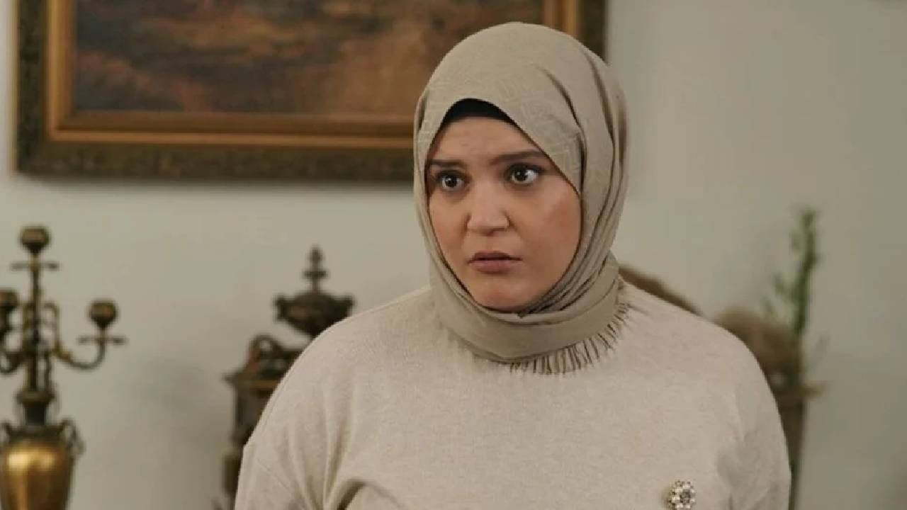 'Nilay' karakterini Kızılcık Şerbeti dizisinde canlandıran oyuncu Feyza Civelek, eski