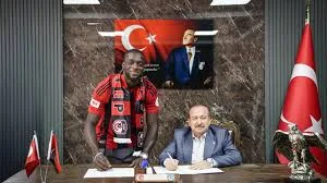 Süper Lig ekibi Gaziantep FK, 25 yaşındaki Surinamlı savunma oyuncusu
