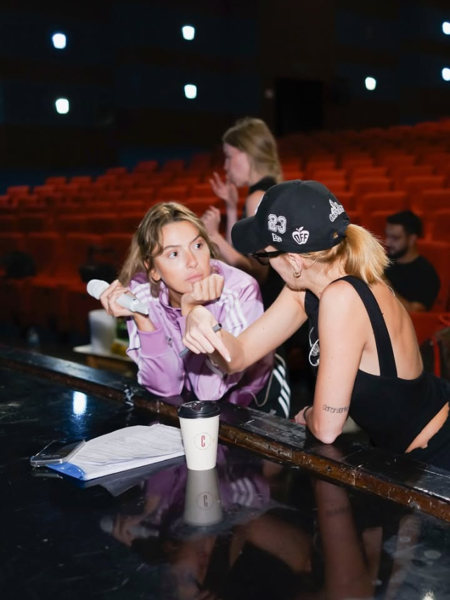 Hadise'den ters köşe! Makyajsız kareleri hayranlarını mest etti