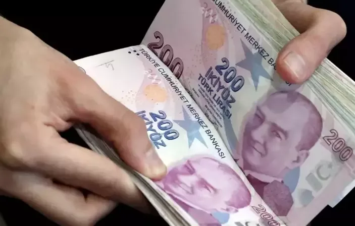 Kamuda çalışan yaklaşık 600 bin işçiyi ilgilendiren zam görüşmeleri kritik