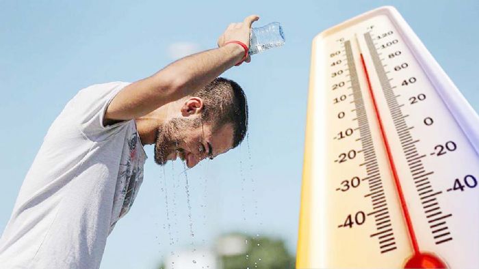 Afrika ve Basra'dan gelen sıcak hava dalgalarının etkisiyle İstanbul'da dün
