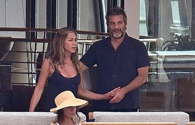 Ünlü oyuncu, hipnoz terapisti olan yeni erkek arkadaşı ile ilk kez görüntülendi