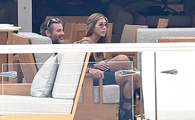 Ünlü oyuncu, hipnoz terapisti olan yeni erkek arkadaşı ile ilk kez görüntülendi