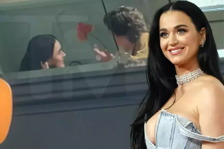 Popüler şarkıcı Katy Perry, Kanada'daki konser turunda ülkenin eski başbakanı