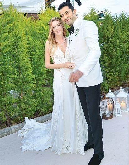 Kenan İmirzalıoğlu ve Sinem Kobal, aşklarını ay ışığında gösterdi