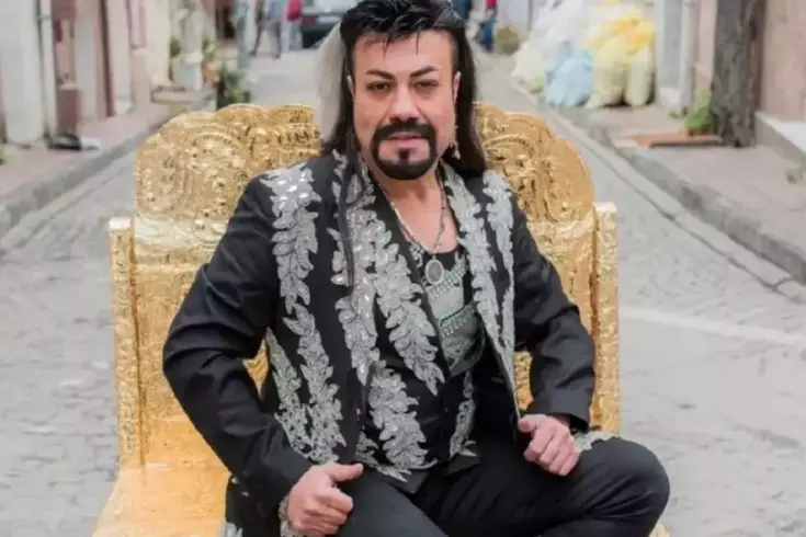 Roman müziğinin sevilen ismi Kobra Murat, sahnede enerjisiyle değil, bu