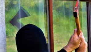 Yılmaz Yiğenli adlı 70 yaşındaki adam, Ödemiş ilçesinde oğlu Suat