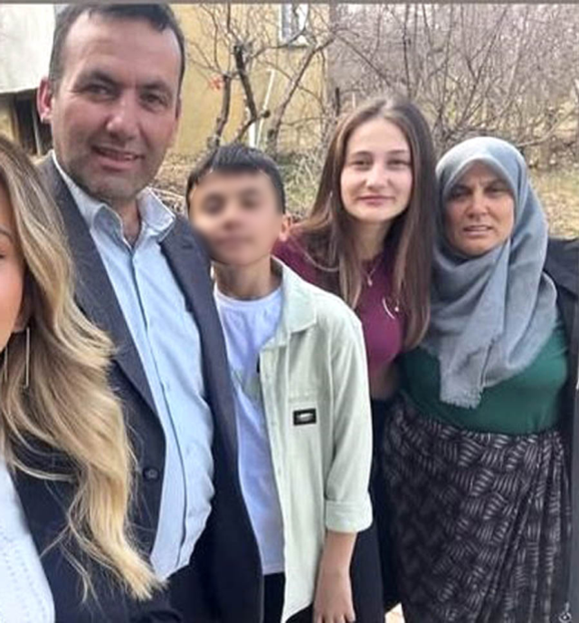 Soyguncular anneyi katletti, 12 yaşındaki oğlu ölü numarası yaparak kurtuldu