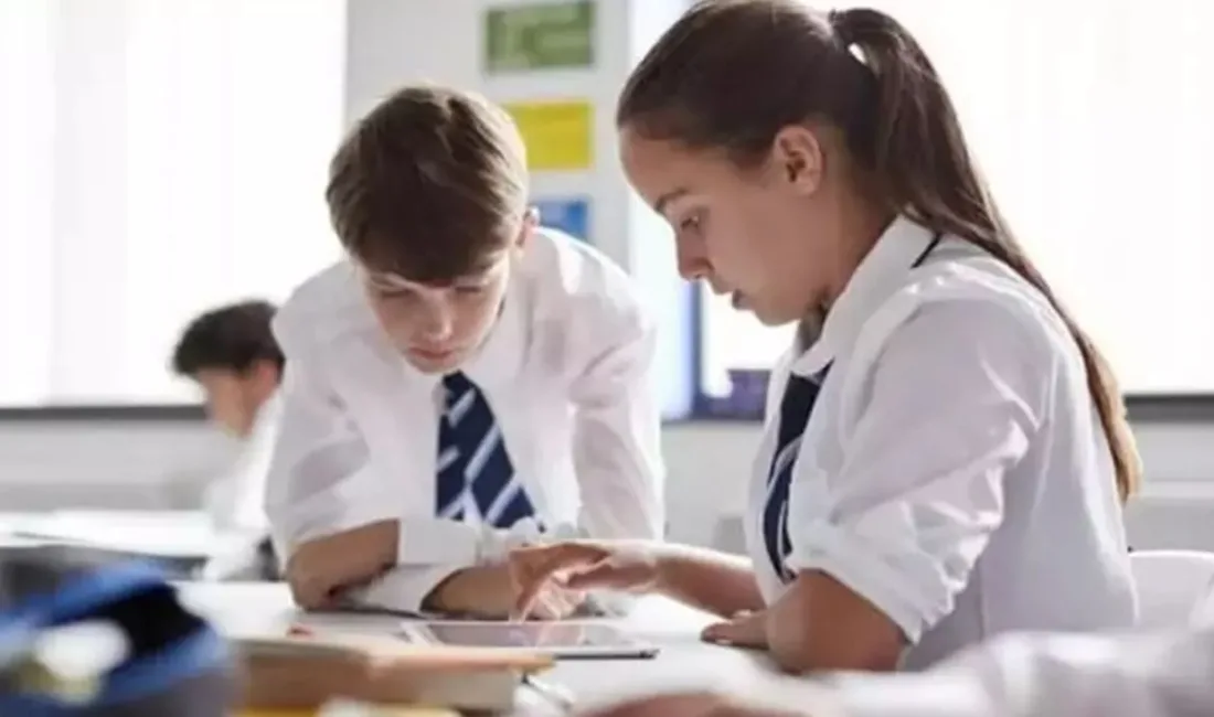 Lise Eğitimi 2 Yıla mı Düşüyor? MEB Bakanı Yusuf Tekin’den Açıklama Geldi Zorunlu lise eğitiminin 4 yıldan 2 yıla düşeceği iddialarına Milli