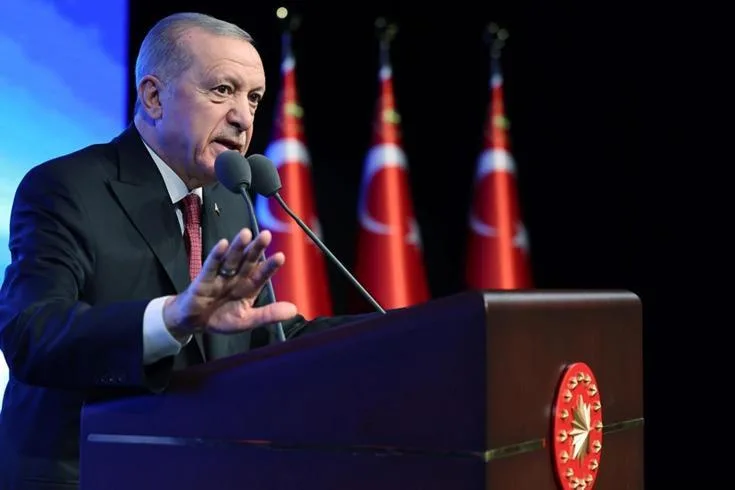 Cumhurbaşkanı Erdoğan'ın cumartesi sabahı yapacağı açıklama büyük ilgi uyandırırken, AK