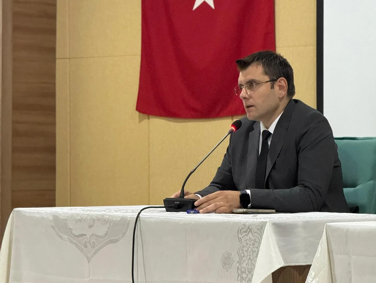 Yerköy Kaymakamı Mehmet Halis Aydın başkanlığında düzenlenen Muhtarlar Toplantısı’nda, köy