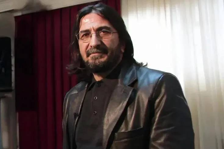 Uzun zamandır kanserle mücadele eden 69 yaşındaki gazeteci-yazar Nihat Genç,