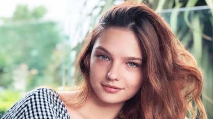 Sosyal medya fenomeni Nilsu Berfin Aktaş, tatil planlarını takipçileriyle paylaşırken