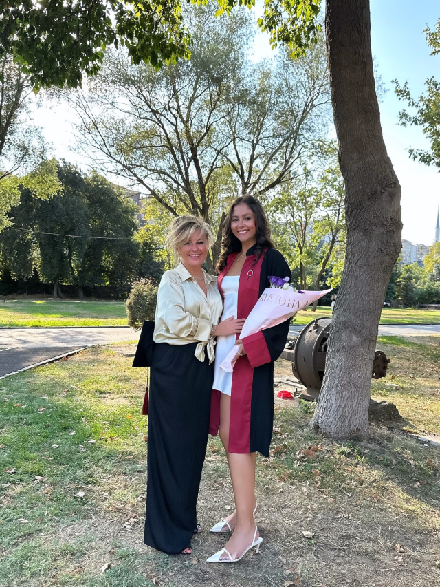 90'lara damga vuran isimdi, şimdi boyundan büyük kızı var