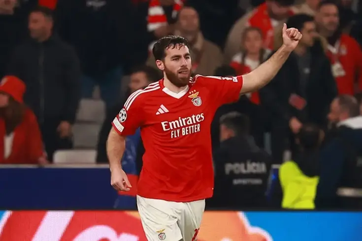 Benfica, milli futbolcu Orkun Kökçü'nün Beşiktaş'a transferi için İstanbul'a gitmesine