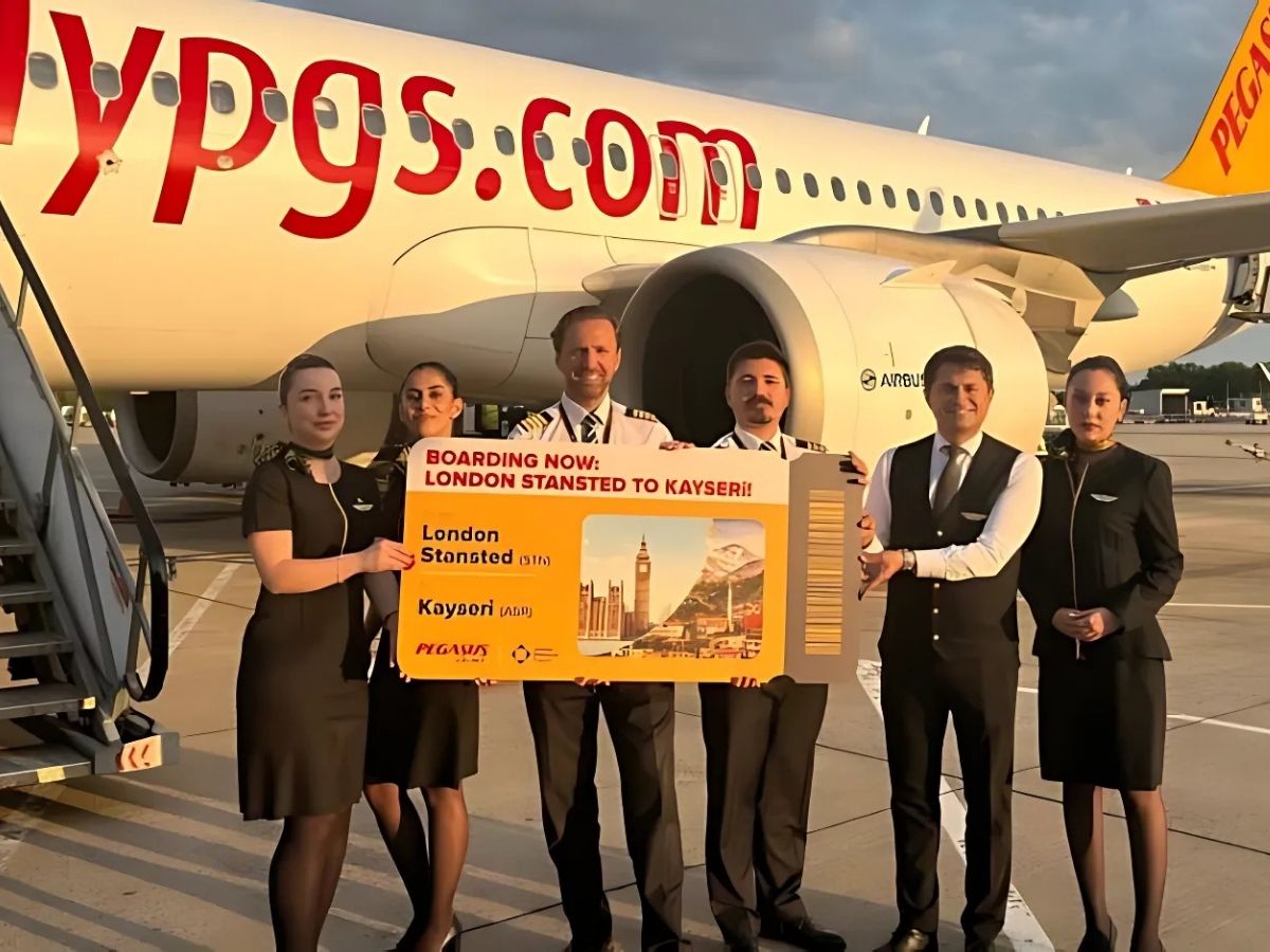 Pegasus Havayolları, İstanbul - Bristol uçuşlarını başlatırken, İran'da mahsur kalan