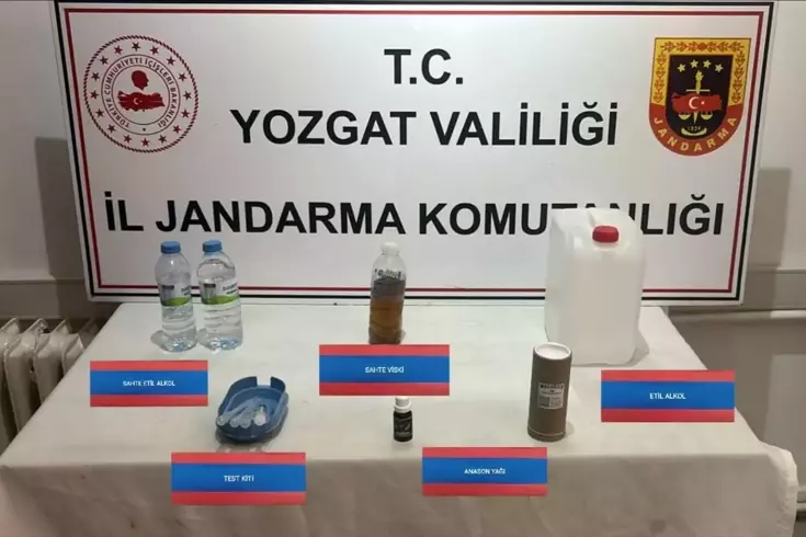 Yozgat’ın Şefaatli ilçesinde sahte alkol üretimi yaptığı tespit edilen bir
