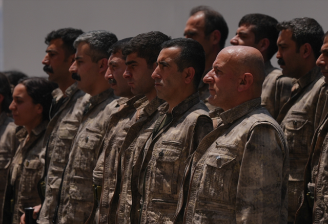 PKK'nın yaktığı silahların son hali! İşte törenden kare kare tüm detaylar