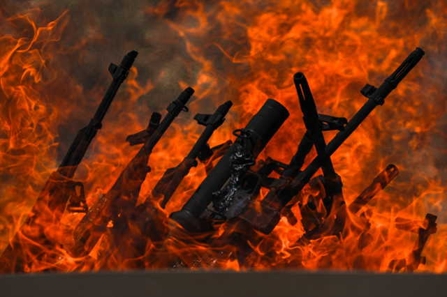 PKK'nın yaktığı silahların son hali! İşte törenden kare kare tüm detaylar