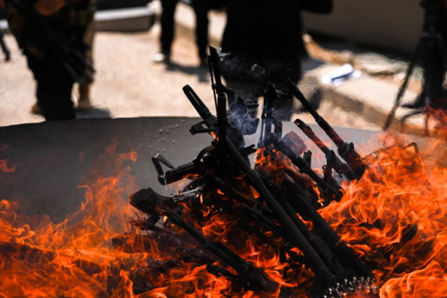PKK'nın yaktığı silahların son hali! İşte törenden kare kare tüm detaylar