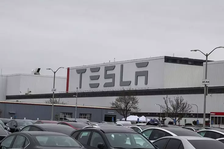 Öncü elektrikli araç üreticisi Tesla, 25 bin dolarlık yeni otomobil