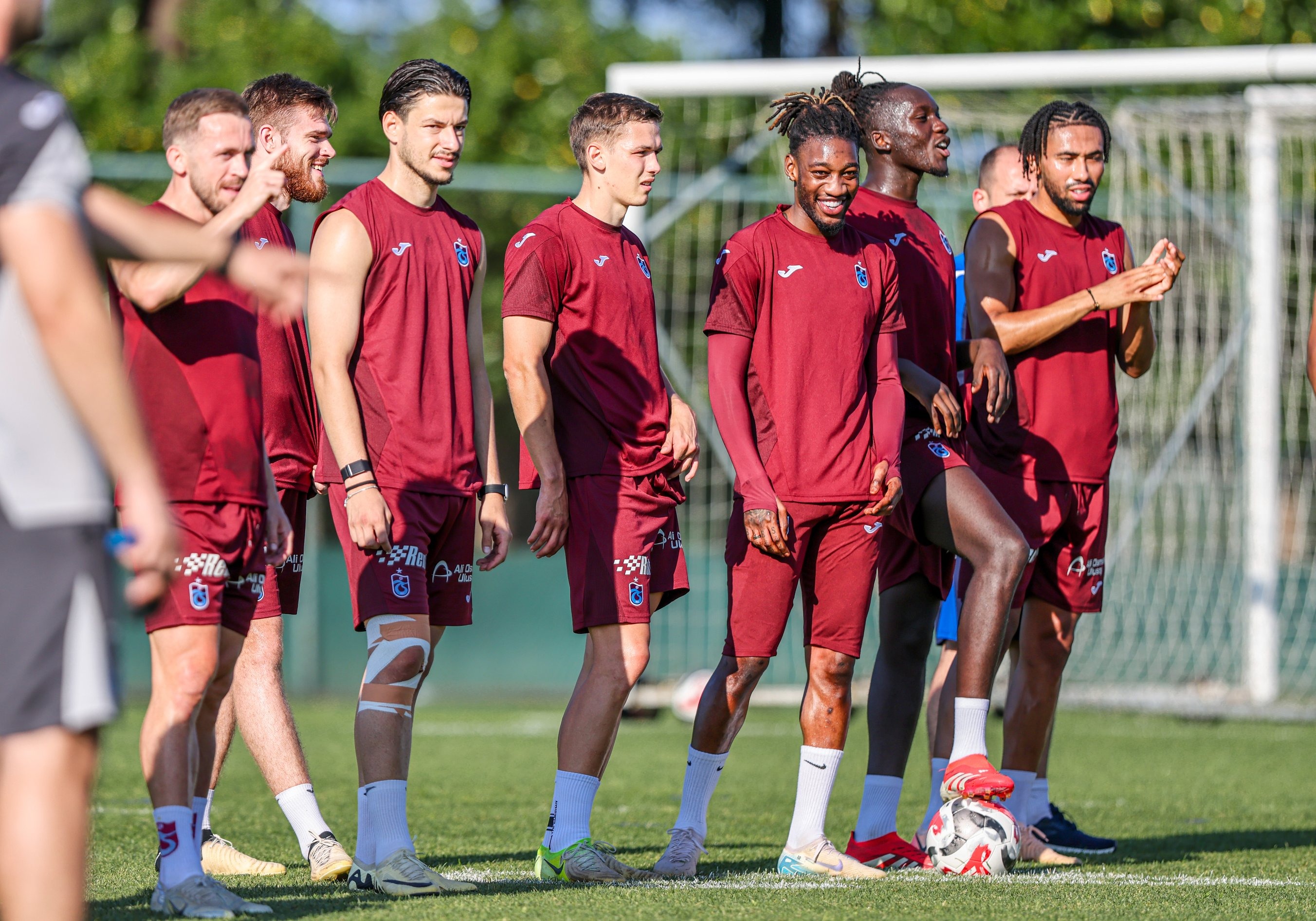Trabzonspor, yeni sezon öncesi akşam antrenmanında Fatih Tekke yönetiminde teknik